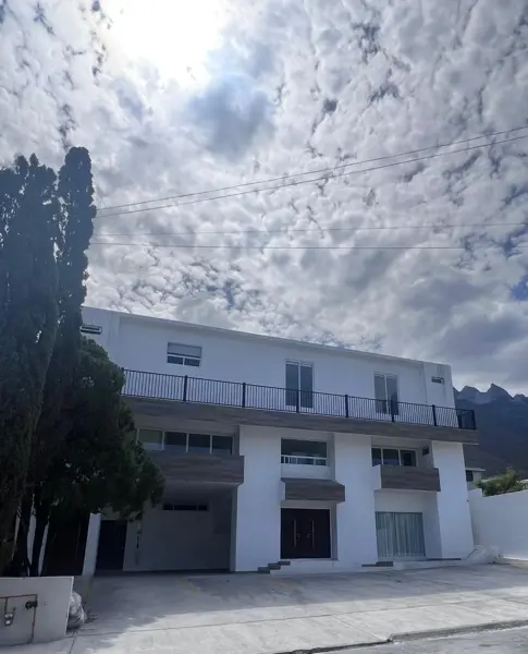 Departamento en Renta en Cumbres 2do sector