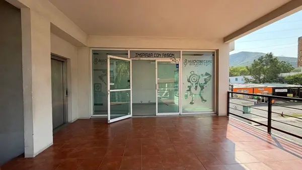 Local en renta en La Toscana, Monterrey — foto 1 de 9