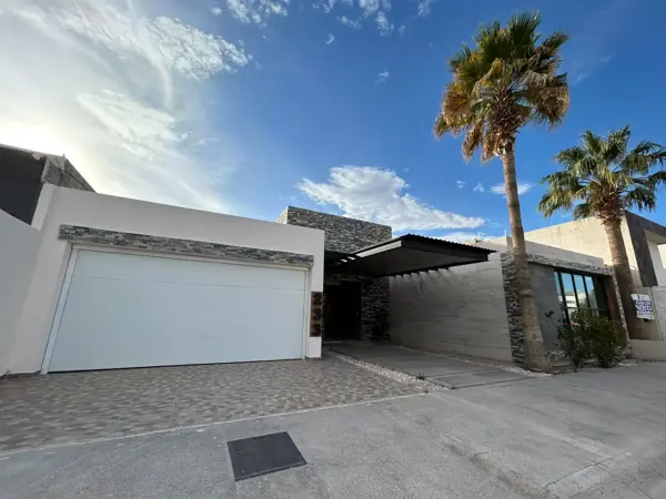 Casa de un Piso en Hacienda El Rosario