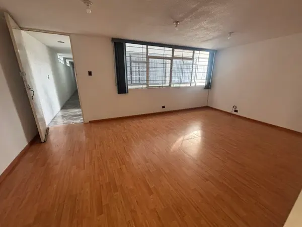 Renta departamento. Col La Paz. A un costado de Walmart Reforma