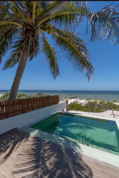 VENTA DE VILLA FRENTE A LA PLAYA EN CHELEM