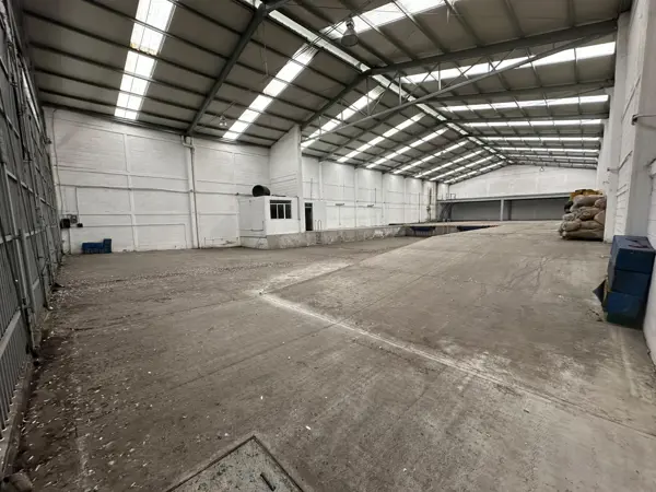 Bodega Industrial con Oficinas en Venta o Renta en Central de Abasto, Iztapalapa