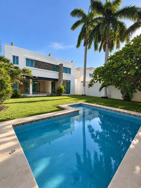 | Hermosa csa en venta en Montebello |