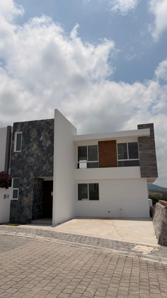 Casa NUEVA en Venta en Haras del Bosque, Puebla