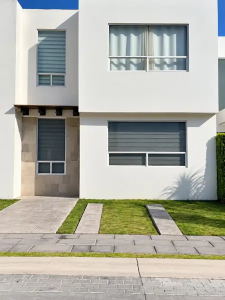 CASA EN RENTA  AMUEBLADA EN PUEBLA LOMAS DE ANGELOPOLIS  PARQUE YUCATAN CHEDRAUI SELECTO CASCATTA
