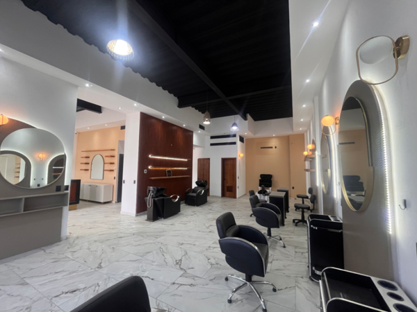 Local equipado con todo para estética , o para escuela de belleza simplemente increíble