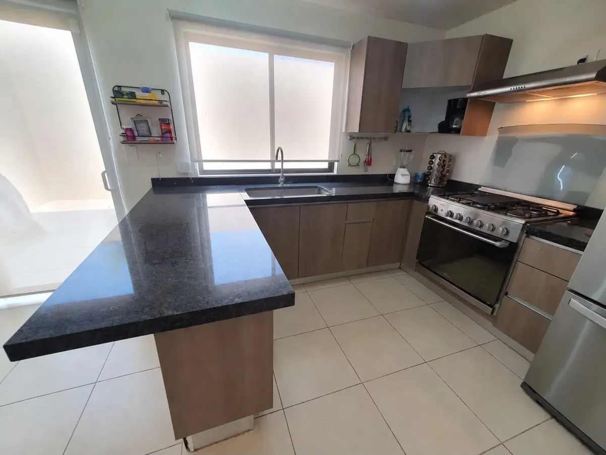 Casa en venta en Murano, García — foto 1 de 23