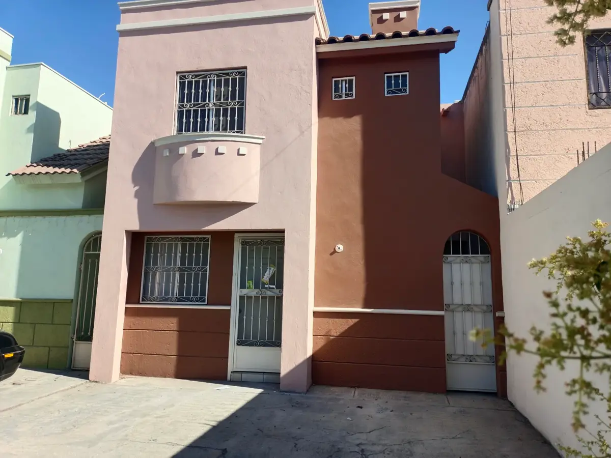 Casa en renta en Jardines del Canada, General Escobedo — foto 1 de 14