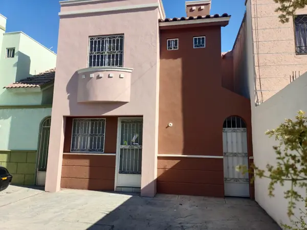 Casa en Renta en Jardines del Canadá, Gral. Escobedo, cerca de la Ave. Benito Juárez y Las Torres.