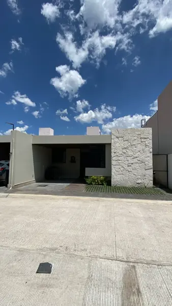Casa en Renta en Privada de Texcoco: Espacio Moderno y Seguro