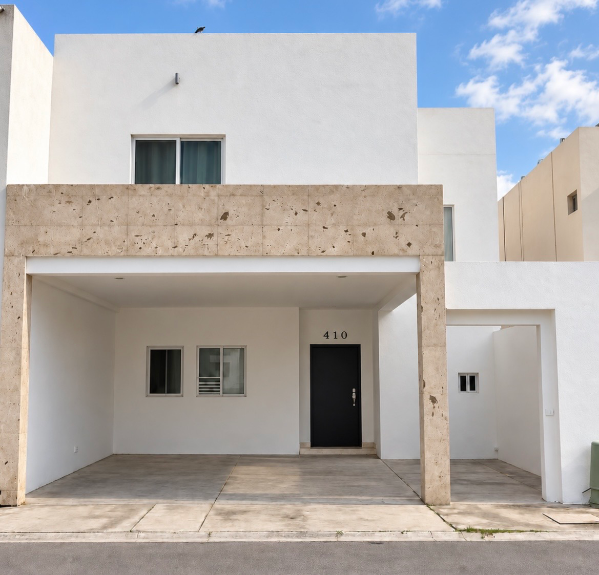 RENTA CASA AMUEBLADA EN VIÑEDOS EN CIRCUITO PRIVADO CON AREA INFANTIL EN TORREON. CERCA DE GALERIAS RENTA CASA AMUEBLADA EN VIÑEDOS EN CIRCUITO PRIVADO CON AREA INFANTIL EN TORREON. CERCA DE GALERIAS