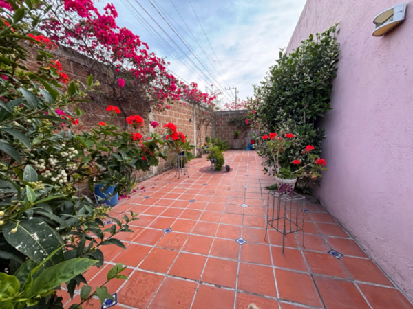 Venta de oportunidad casa de una sola Planta con circuito cerrado en esquina   , Tlaxcalancingo, Pue