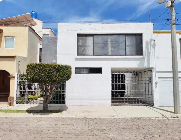 VENTA DE CASA EN RECTA A CHOLULA FRACCIONAMIENTO LOS PINOS, JUNTO A DEPORTIVO VW, 3 RECAMARAS, ESTUD