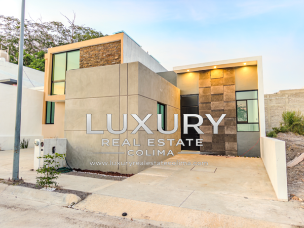 Casa de 1 planta frente q jardín en venta