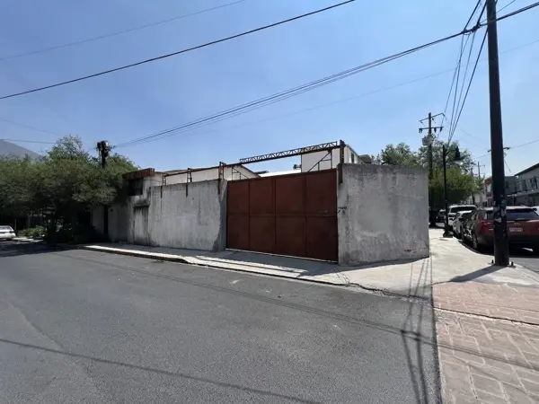 TERRENO EN VENTA CON USO HABITACIONAL Y COMERCIAL ZONA CENTRO DE SAN PEDRO