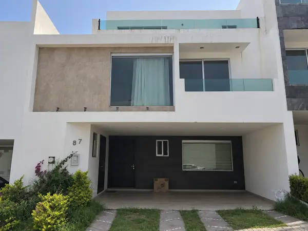 Casa en Remate en Lomas de Angelópolis II, San Andrés Cholula