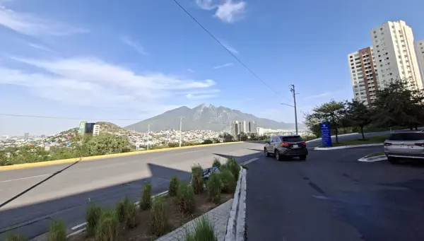 Local en renta en Jardin de las Torres, Monterrey — foto 3 de 14