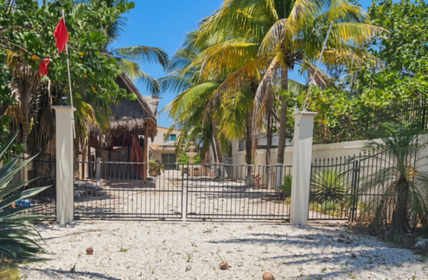 Casa Frente al Mar de Chelem en Venta — foto 1 de 22
