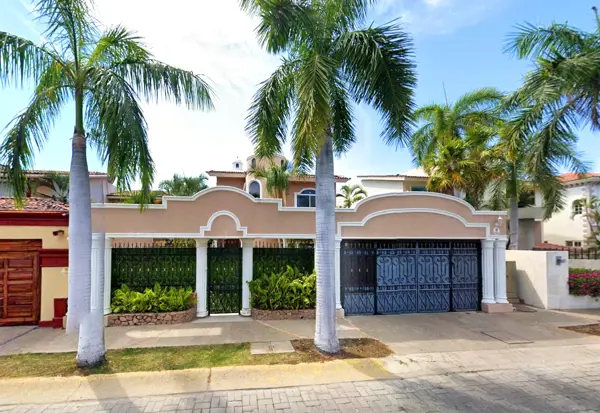 Casa en Remate Bancario en Marina Vallarta, Puerto Vallarta