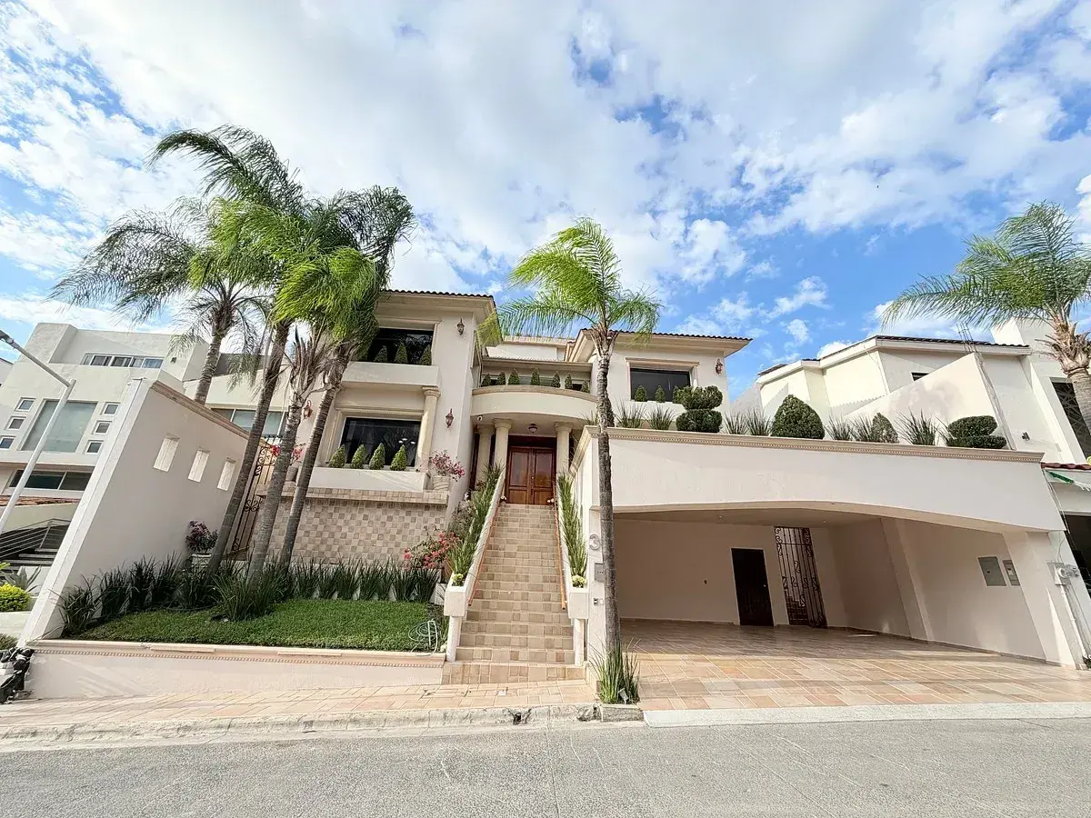 Casa en venta en Bosquencinos, Monterrey — foto 1 de 9