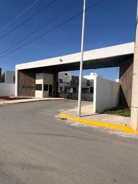 Casa en renta, Fracc. Villa Cumbres, cerca de Al Super Mirasierra.