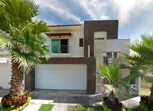 Oportunidad: Casa en Remate Bancario en Puerto Vallarta, Residencial Fluvial Vallarta