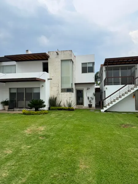 Casa en Real de Tetela | Amplia Residencia con Jardín y Espacios Independientes