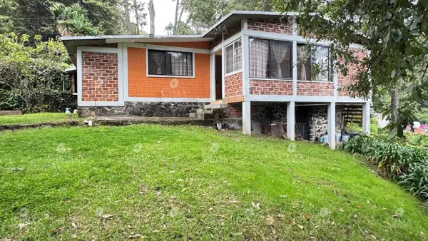 Casa en San José de La Montaña, Huitzilac, Morelos — foto 1 de 27