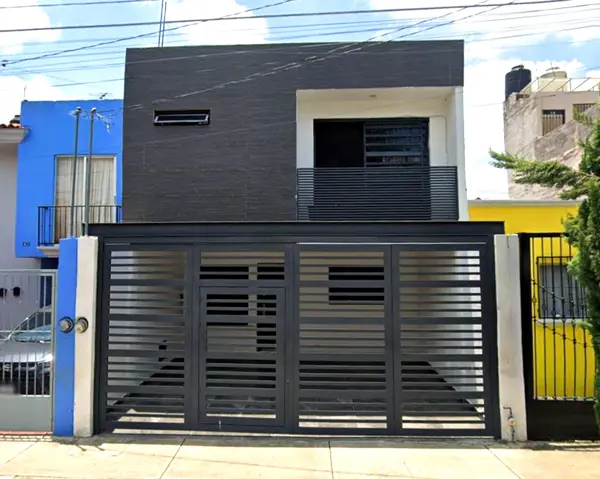 Oportunidad De Venta: Casa En Remate En Los Arrayanes, Guadalajara