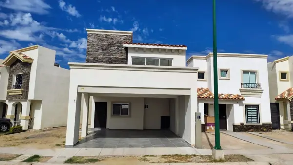 Venta de Casa en Remate en Culiacán, dentro de Fraccionamiento Cantabria MM8011