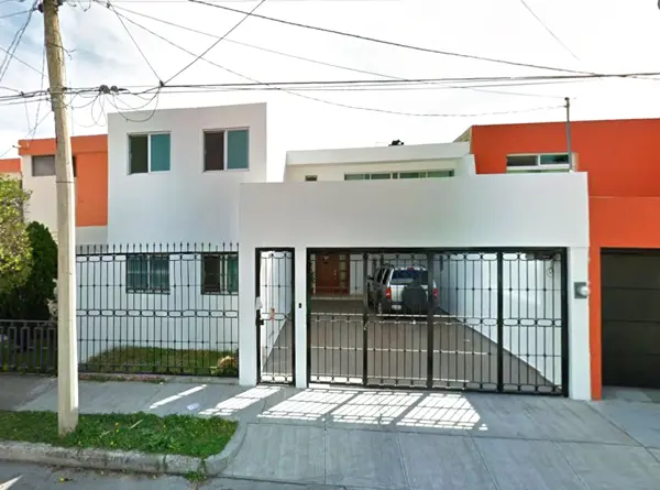 Casa en Remate Hipotecario en La Calma, Zapopan - Espacio Amplio y Conveniente