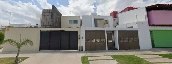 CASA EN VENTA EN VILLA MAGNA