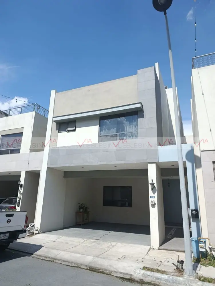 Casa en renta en Cerradas de Cumbres, Monterrey — foto 1 de 25