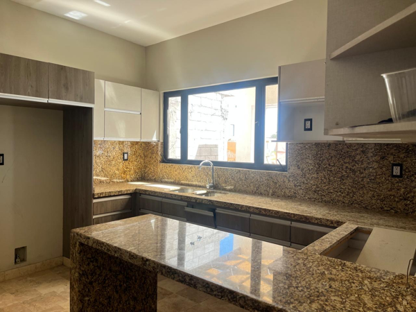 Casa en venta en Altozano la Nueva Laguna, Gómez Palacio — foto 2 de 16