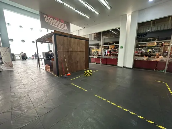ESPACIO EN RENTA PARA ISLA COMERCIAL -( plaza Zaragoza )