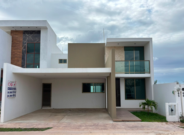 Casa en venta de 4 recámaras con alberca en San Pedro Cholul