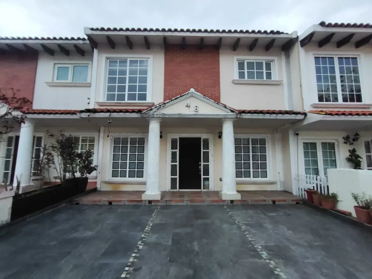 Casa en venta en Manzanastitla, Cuajimalpa de Morelos — foto 1 de 23
