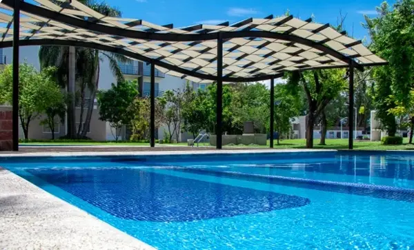 Departamento en planta baja con amenidades.
