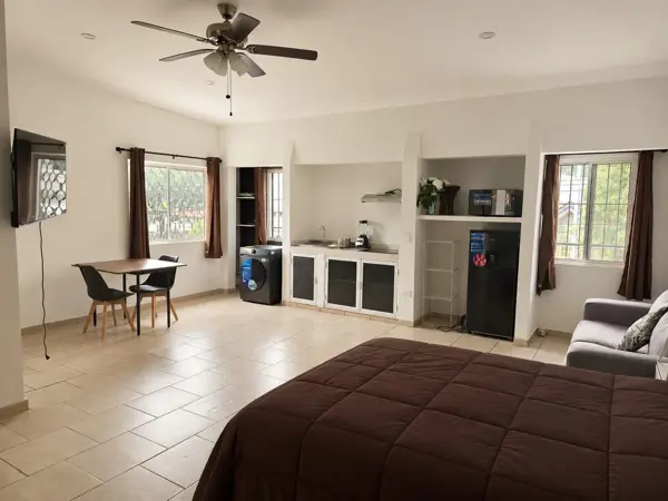 LOFT AMUEBLADO EN RENTA EN ZONA SUR VALLE DE LAS BRISAS