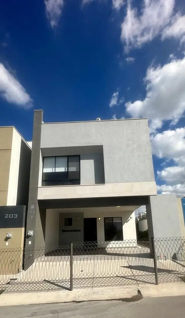 Casa en venta en Ciudad Cumbres, García — foto 1 de 52