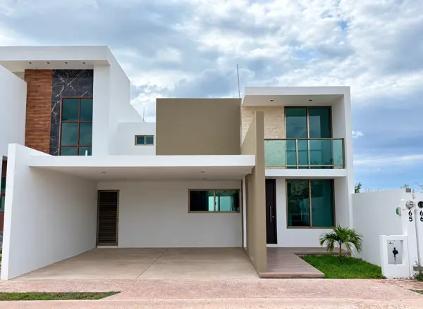 Casa en venta de 4 recámaras con alberca en San Pedro Cholul