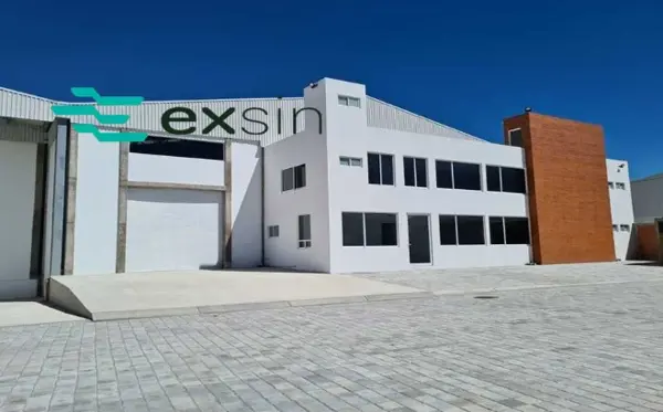 RENTA DE CONJUNTO INDUSTRIAL DE 3 NAVES Y OFICINAS | SANTA ISABEL CHOLULA 3,535 M²