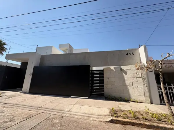 Casa en venta Los Bosques al norte de la ciudad de Aguascalientes (ADV) — foto 1 de 25