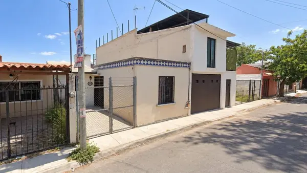 CASA EN VENTA LAS TERESAS A 10 MINUTOS DEL CENTRO DE QUERETARO