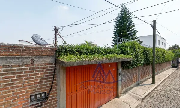 Casa en Venta en Fraccionamiento Real de Tetela Cuernavaca con Jardín y Alberca JX