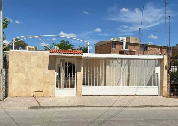 EN VENTA CASA DE UNA PLANTA EN AMPLIACION LA ROSITA
