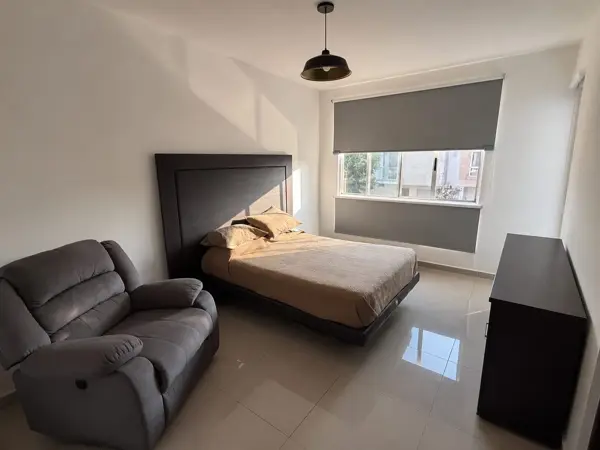 EN PRIVADA SERRA CASA SEMINUEVA EN VENTA
