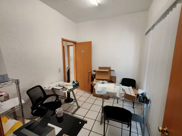 Oficina en Minerva con servicios incluidos