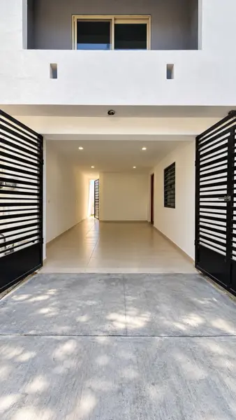 Casa en venta en Mitras Poniente, García — foto 2 de 10