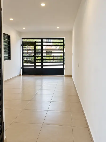 Casa en venta en Mitras Poniente, García — foto 3 de 10